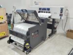 Professioneller DTF-Drucker für 60-cm-Rollen mit zwei Druckköpfen und automatischem Schüttler – Bild 3